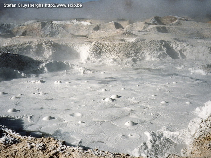 Uyuni - Geysers The geysers Sol de Mañana. A glorious and unreal spectacle of a boiling stone mass and sulfureous vapor at an altitude of about 4600 meters. Stefan Cruysberghs